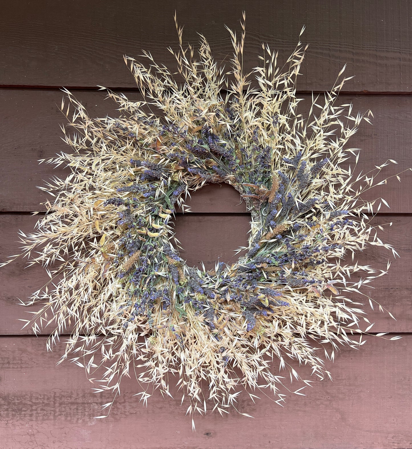 Needle grass wreath